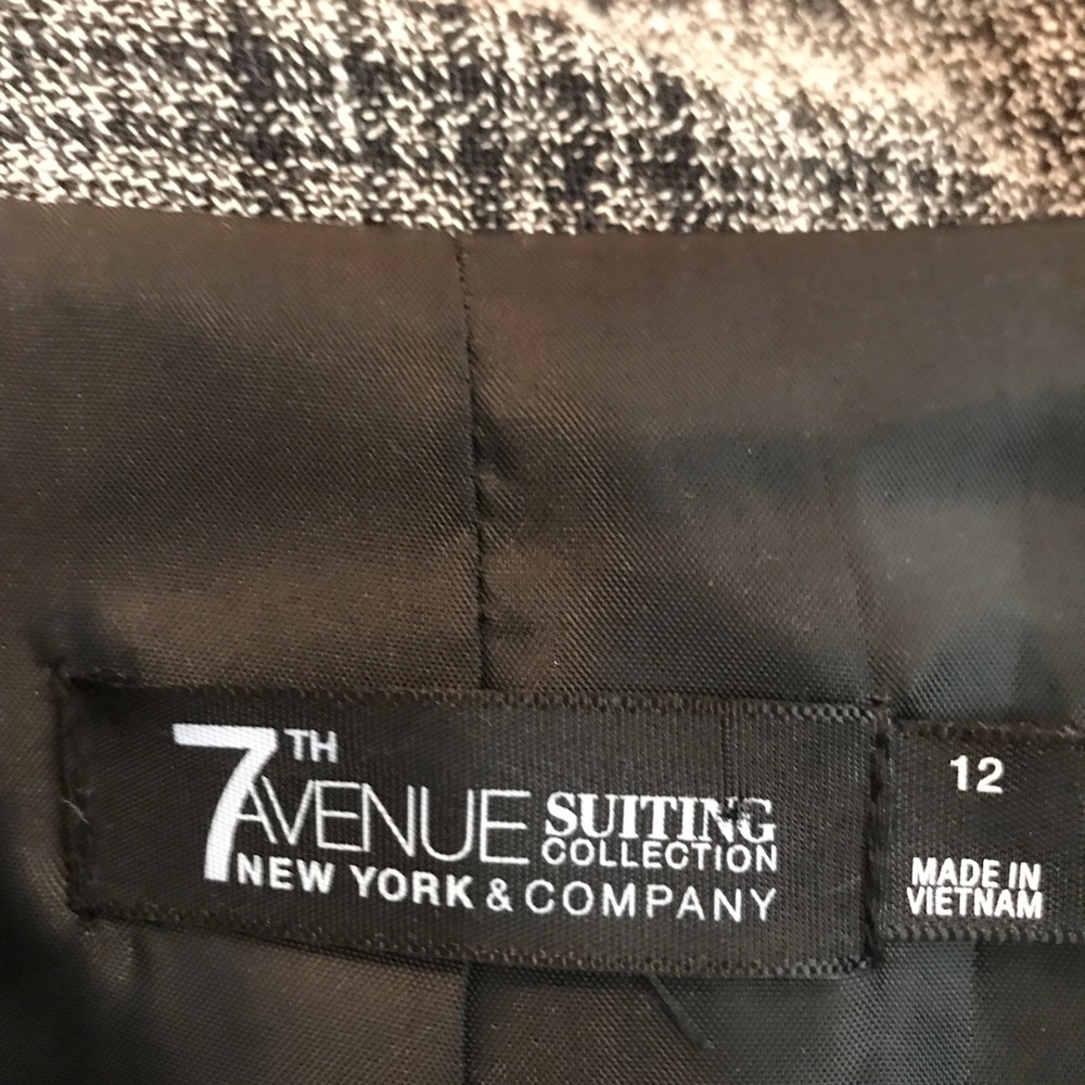 Blazer - Picture 2 of 4